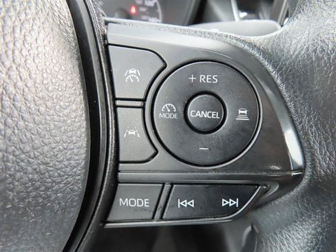 Used 2025 Toyota Corolla LE FWD image 17