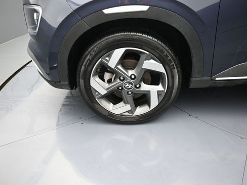 Used 2023 Hyundai Venue Limited w/ Cargo Package image 10