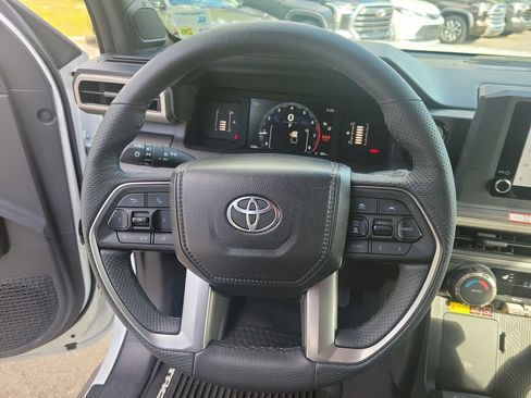 Used 2025 Toyota Tacoma SR5 image 21