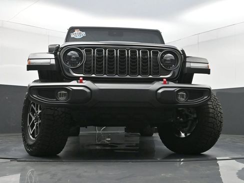 Used 2024 Jeep Gladiator Rubicon AWD/4WD image 27