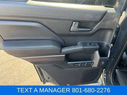 Used 2025 Toyota 4Runner SR5 AWD/4WD image 28