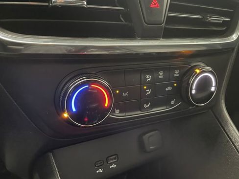 Used 2025 Buick Encore GX Preferred w/ Comfort Package image 38