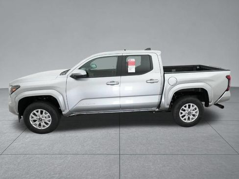 Used 2026 Toyota Tacoma SR5 RWD image 4