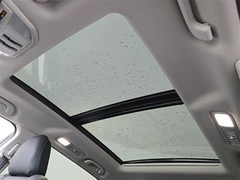 Used 2025 Subaru Ascent Limited image 11