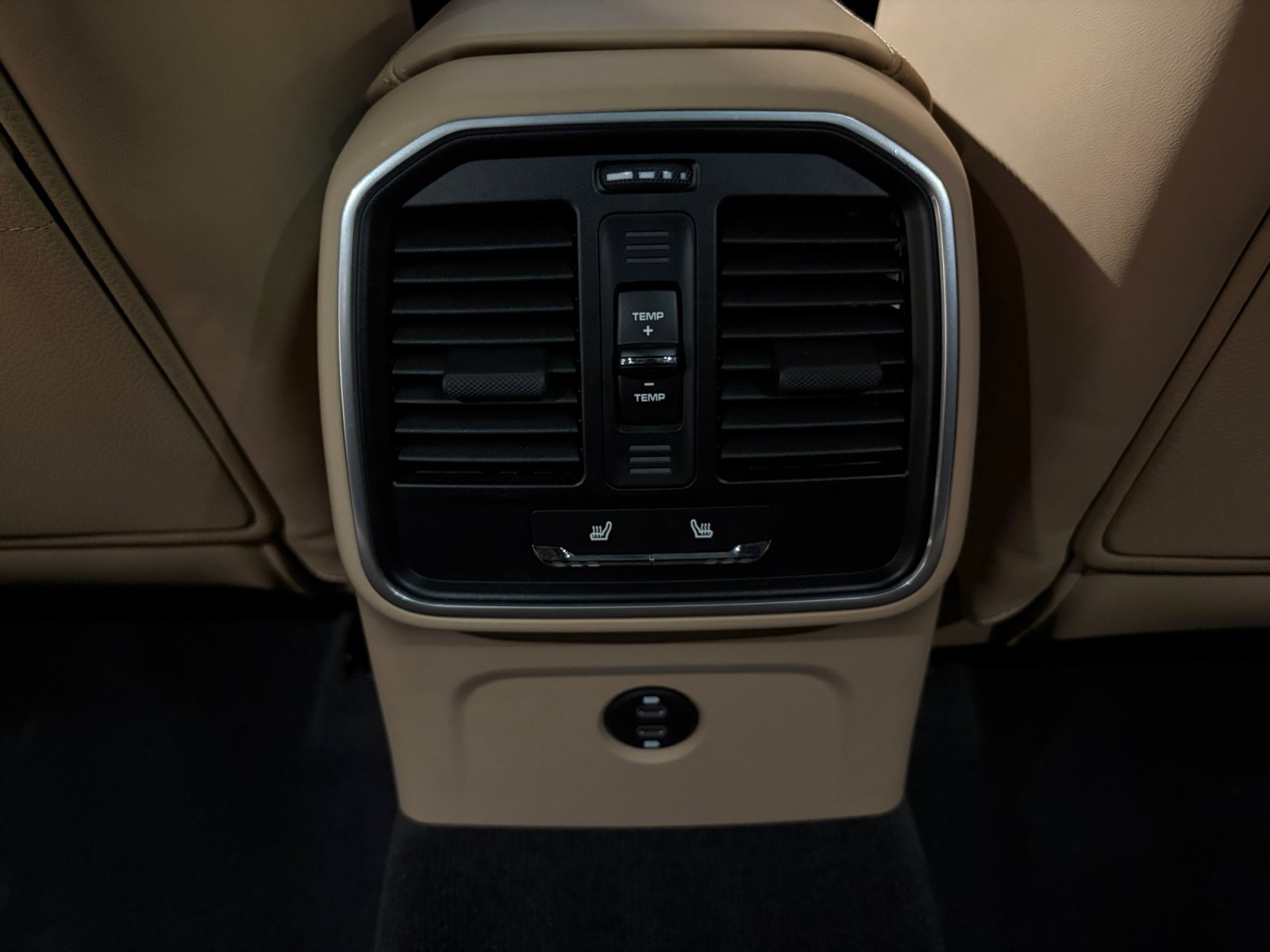 Certified 2023 Porsche Macan S AWD/4WD image 47