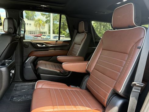 Used 2023 GMC Yukon Denali Ultimate AWD/4WD image 35