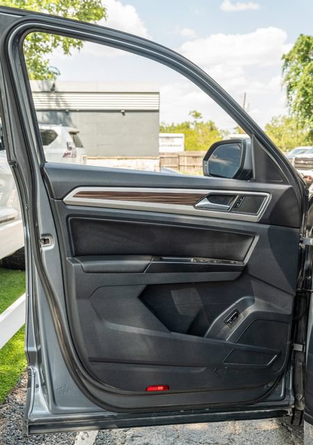 Used 2021 Volkswagen Atlas SE w/ Towing Package AWD/4WD image 15