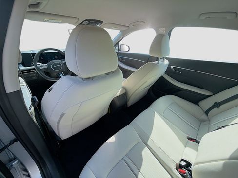 Used 2025 Hyundai Sonata SE FWD image 22