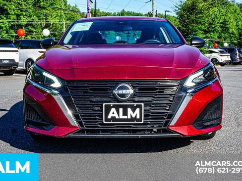 Used 2024 Nissan Altima 2.5 SV FWD image 10
