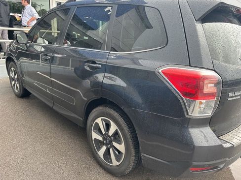 Used 2018 Subaru Forester 2.5i Limited AWD/4WD image 3