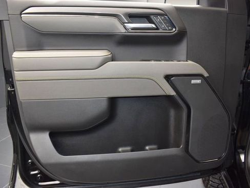 Used 2025 Chevrolet Silverado 1500 ZR2 w/ Technology Package image 18