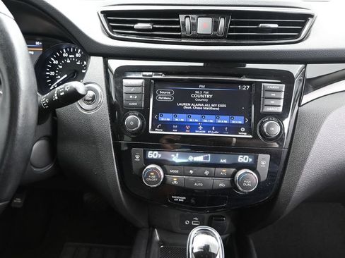Used 2022 Nissan Rogue Sport SV FWD image 29