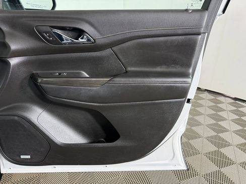 Used 2019 GMC Acadia SLT image 22