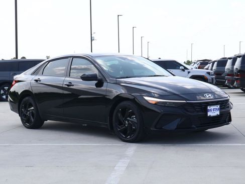 Used 2026 Hyundai Elantra Sport FWD image 6