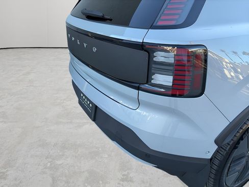 New 2026 Volvo EX30 Cross Country Ultra image 19