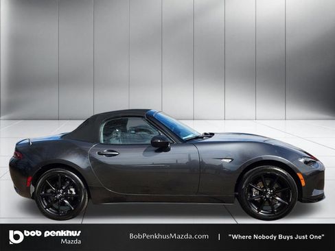 Used 2023 MAZDA MX-5 Miata Club image 24