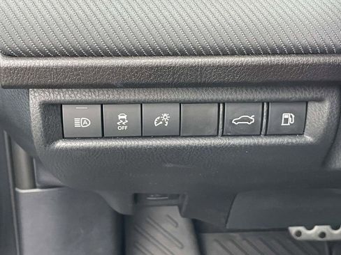 Used 2025 Toyota Camry SE image 18