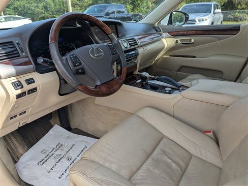 Used 2015 Lexus LS 460 image 25