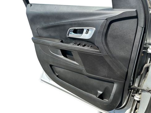 Used 2017 Chevrolet Equinox LT w/ Convenience Package image 17