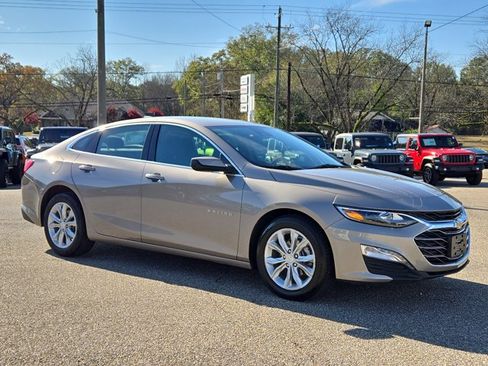 Used 2024 Chevrolet Malibu LT image 4