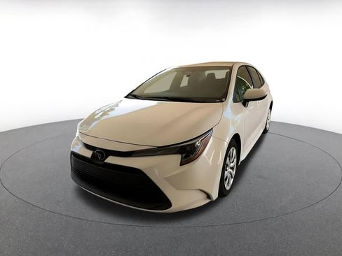 Used 2025 Toyota Corolla LE image 7