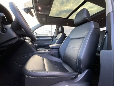 Used 2022 Volkswagen Atlas SE w/ Panoramic Sunroof Package image 11