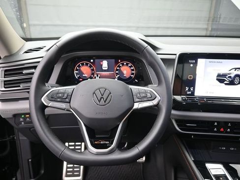 New 2026 Volkswagen Atlas Peak Edition image 7