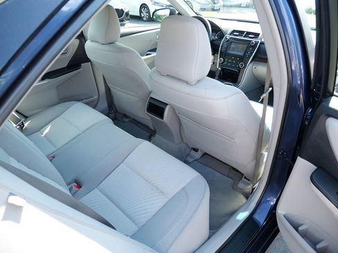 Used 2016 Toyota Camry LE FWD image 29