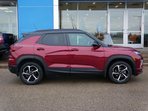 Used 2022 Chevrolet TrailBlazer RS image 2