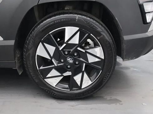 Used 2024 Hyundai Kona SEL FWD image 35