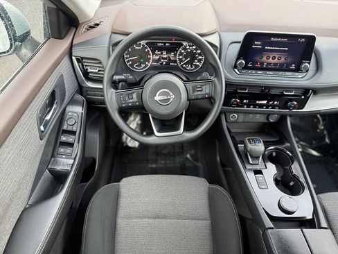 Used 2022 Nissan Rogue SV image 18