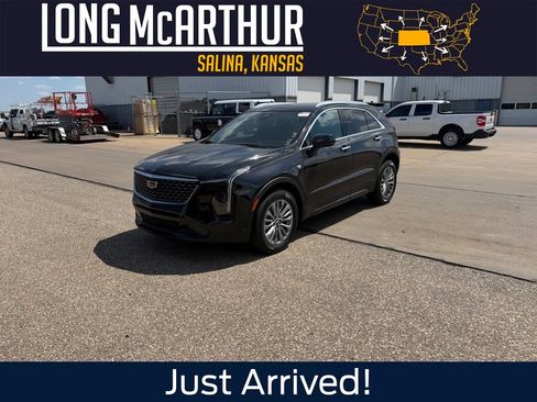 Used 2025 Cadillac XT4 Premium Luxury FWD image 1