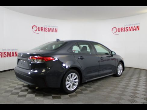 Used 2025 Toyota Corolla LE w/ LE Premium Package FWD image 8