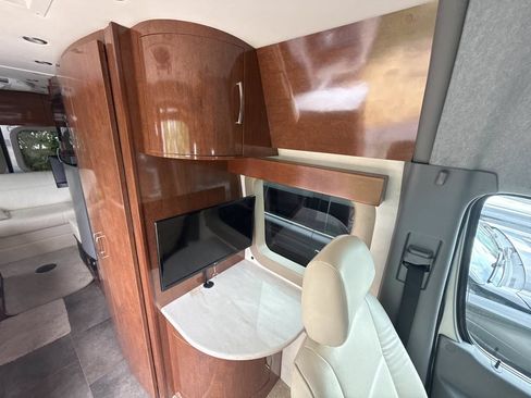 Used 2017 Mercedes-Benz Sprinter 3500 image 9