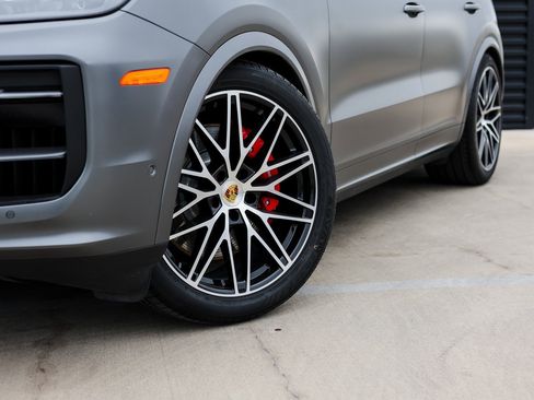 Certified 2024 Porsche Cayenne S image 12