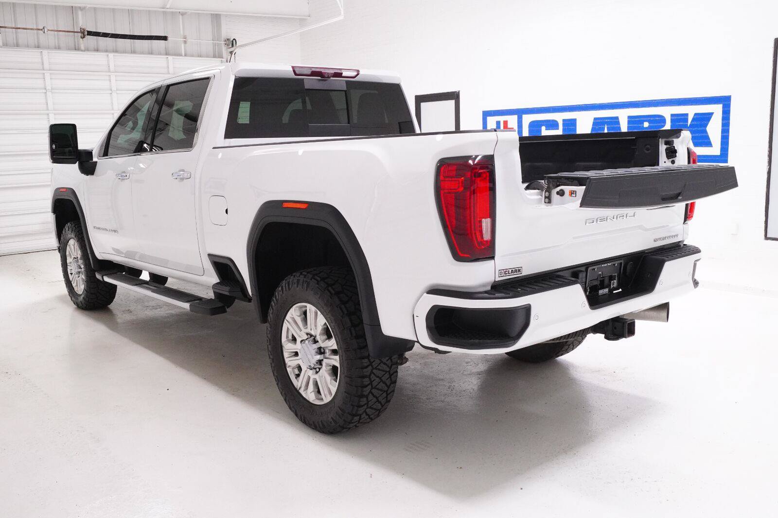 Used 2023 GMC Sierra 2500 Denali w/ Denali Ultimate Package AWD/4WD image 34