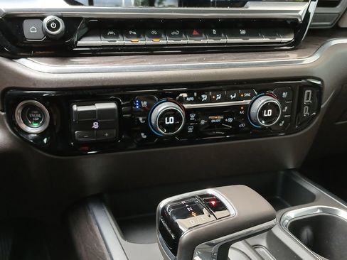 Used 2024 Chevrolet Silverado 1500 LTZ w/ LTZ Convenience Package II image 36