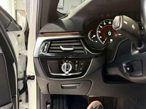 Used 2019 BMW 530i RWD image 22