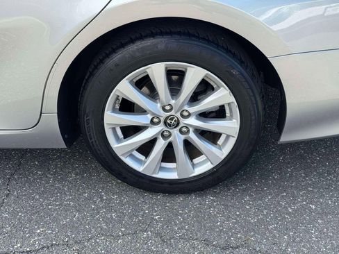 Used 2018 Toyota Camry LE FWD image 11