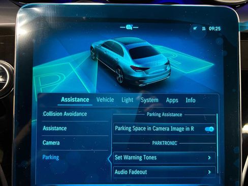 Used 2025 Mercedes-Benz C 300 4MATIC Sedan image 33