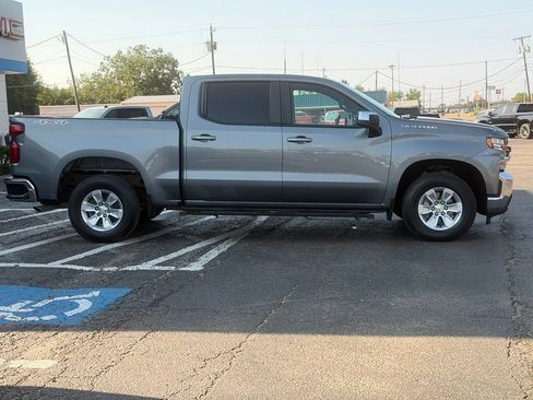 Used 2022 Chevrolet Silverado 1500 LT AWD/4WD image 4