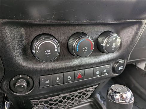 Used 2014 Jeep Wrangler Polar Edition image 13