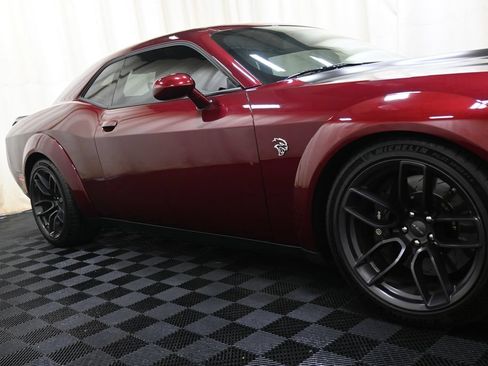 Used 2018 Dodge Challenger SRT Hellcat RWD image 17