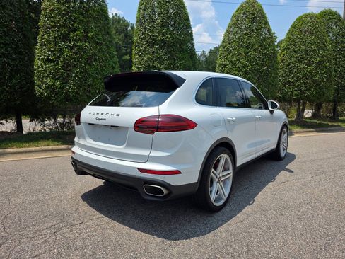 Used 2016 Porsche Cayenne AWD/4WD image 5