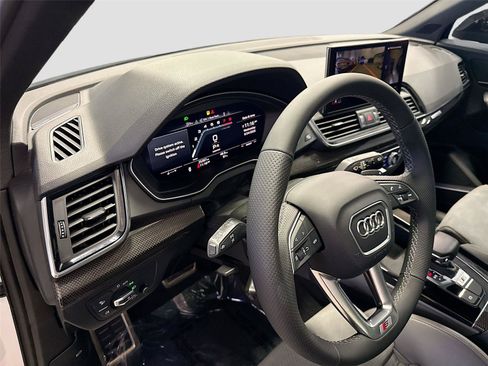 Used 2023 Audi SQ5 Premium Plus w/ Premium Plus Package AWD/4WD image 9