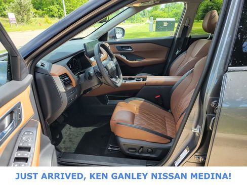 Certified 2026 Nissan Rogue Platinum w/ Platinum Premium Package AWD/4WD image 14