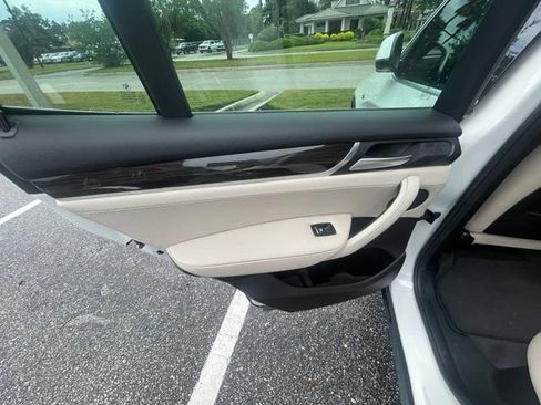 Used 2017 BMW X3 sDrive28i RWD image 10