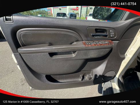 Used 2010 GMC Yukon Denali image 10