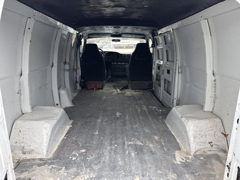 Used 2001 Dodge B1500 image 8