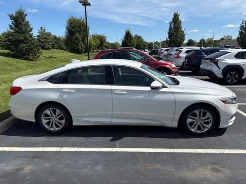 Used 2019 Honda Accord LX image 2